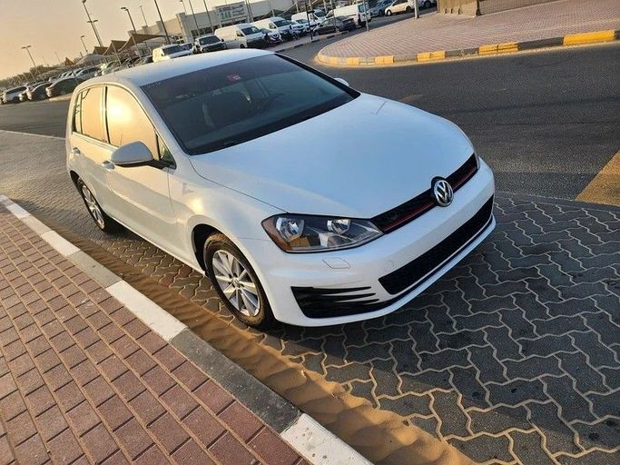 Подержанный Volkswagen Golf VII, 1.8 л, 2016 в Дубае от Abdo Al Muthanna Used Cars Белый цвет. Американская | AUTO.AE