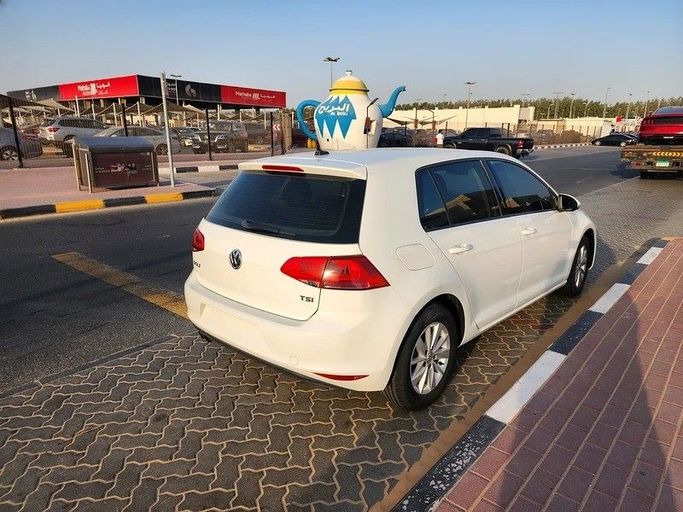 Подержанный Volkswagen Golf VII, 1.8 л, 2016 в Дубае от Abdo Al Muthanna Used Cars Белый цвет. Американская | AUTO.AE