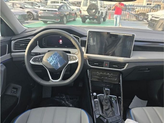 Новый Volkswagen ID.4, 2024 в Дубае от Mohamed Hakim Motors Белый цвет. Китайская | AUTO.AE