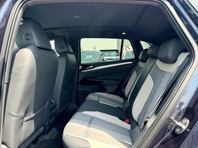 Подержанный Volkswagen ID.4, 2021 в Дубае от Nice Cars Motos Черный цвет. Other | AUTO.AE