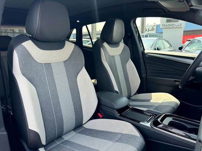 Подержанный Volkswagen ID.4, 2021 в Дубае от Nice Cars Motos Черный цвет. Other | AUTO.AE