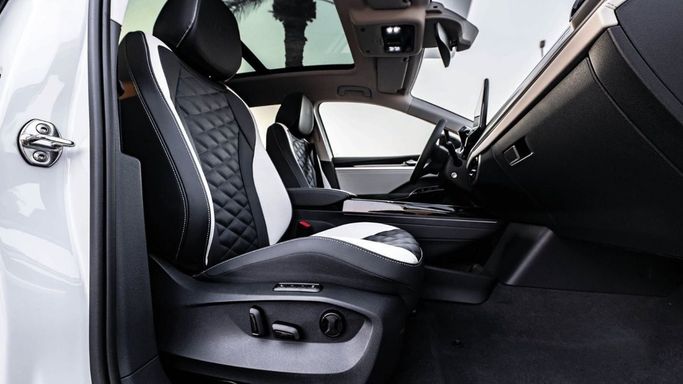 Новый Volkswagen ID.6, 2021 в Дубае от Altass Motors Белый цвет. Other | AUTO.AE