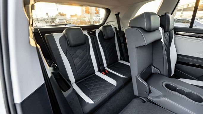 Новый Volkswagen ID.6, 2021 в Дубае от Altass Motors Белый цвет. Other | AUTO.AE