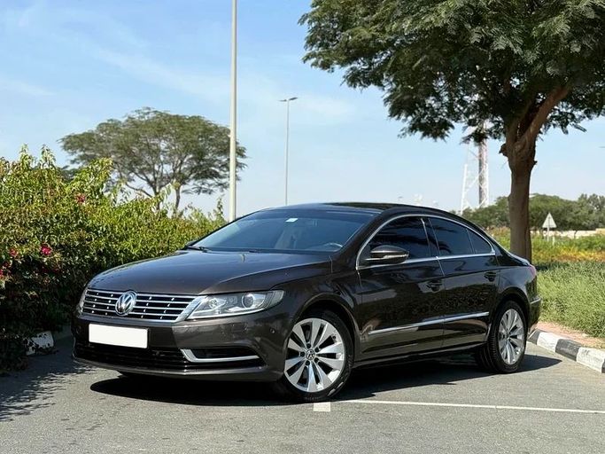 Подержанный Volkswagen Passat CC I Рестайлинг, 2.0 л, 2016 в Дубае от Alta Class Motors Черный цвет. GCC | AUTO.AE