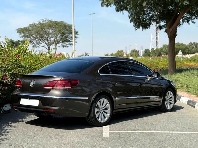 Подержанный Volkswagen Passat CC I Рестайлинг, 2.0 л, 2016 в Дубае от Alta Class Motors Черный цвет. GCC | AUTO.AE