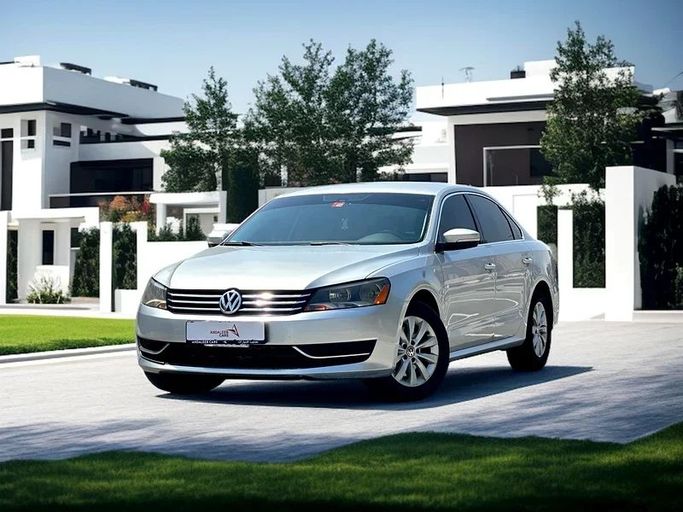 Подержанный Volkswagen Passat B7, 2.5 л, 2014 в Дубае от Andaleeb Cars Серый цвет. GCC | AUTO.AE