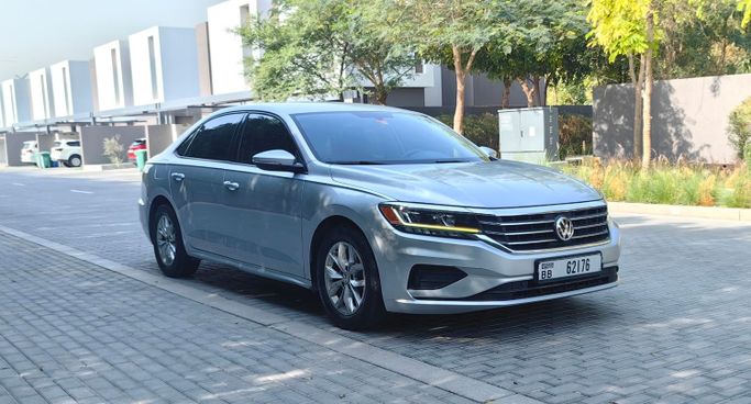 مستعملة Volkswagen Passat B8, 2.0 l, 2020 في في الإمارات, دبي، اللون فضي. مواصفات الخليج | AUTO.AE | إعلان #244571