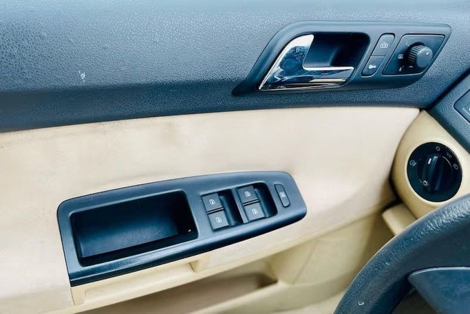 Used Volkswagen Polo IV, 1.4 l, 2004 in Dubai by Al Abbas Motors, Black color. Japanese Specs | AUTO.AE