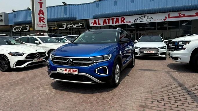 Used Volkswagen T-Roc I Facelift, 2.0 l, 2023 in Dubai by Ignite Used Cars, Blue color. GCC Specs | AUTO.AE