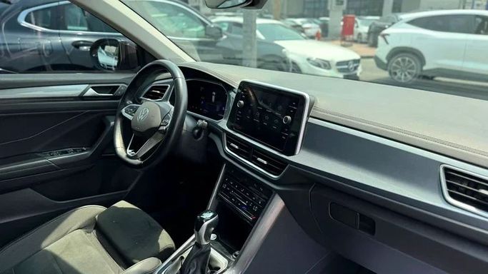 Used Volkswagen T-Roc I Facelift, 2.0 l, 2023 in Dubai by Ignite Used Cars, Blue color. GCC Specs | AUTO.AE