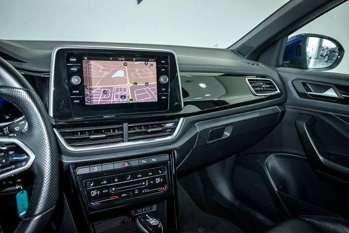 Подержанный Volkswagen T-Roc I (China Market), 1.4 л, 2022 в Дубае от AG Motors Синий цвет. GCC | AUTO.AE