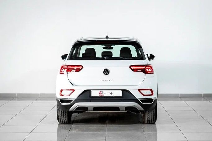 Подержанный Volkswagen T-Roc I Рестайлинг, 1.5 л, 2022 в Дубае от AG Motors Белый цвет. GCC | AUTO.AE
