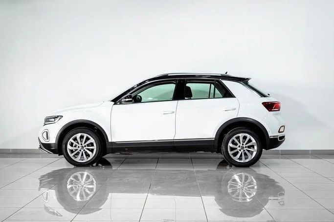 Подержанный Volkswagen T-Roc I Рестайлинг, 1.5 л, 2022 в Дубае от AG Motors Белый цвет. GCC | AUTO.AE