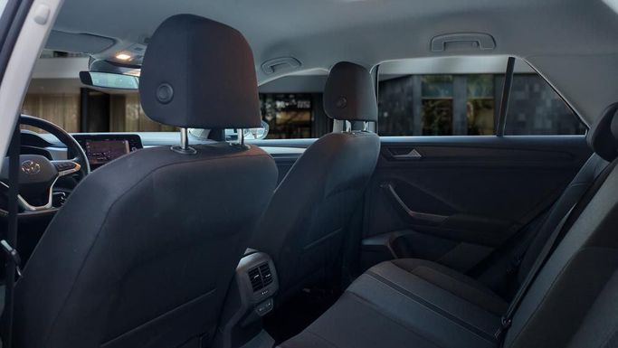 Used Volkswagen T-Roc I Facelift, 1.5 l, 2024 in Dubai by Cariva Used Cars , White color. GCC Specs | AUTO.AE