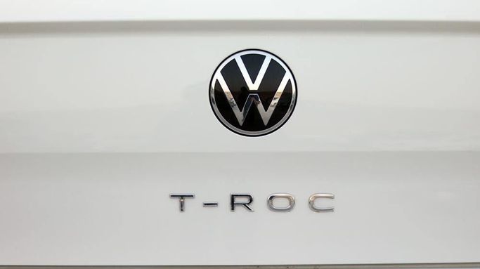 Used Volkswagen T-Roc I Facelift, 1.5 l, 2024 in Dubai by Cariva Used Cars , White color. GCC Specs | AUTO.AE