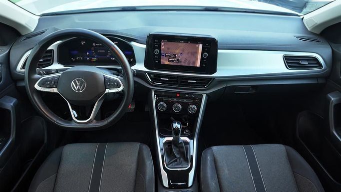 Used Volkswagen T-Roc I Facelift, 1.5 l, 2024 in Dubai by Cariva Used Cars , White color. GCC Specs | AUTO.AE