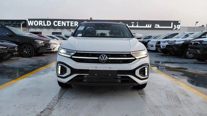 Новый Volkswagen T-Roc I Рестайлинг, 1.5 л, 2025 в Дубае от World Center Motors FZE Белый цвет. Китайская | AUTO.AE