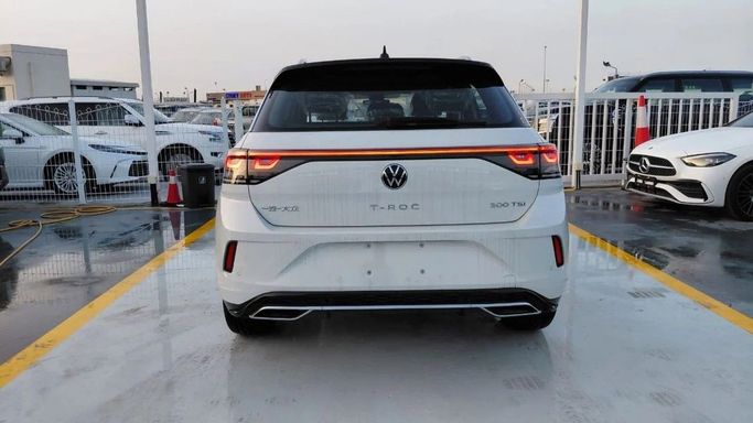 Новый Volkswagen T-Roc I Рестайлинг, 1.5 л, 2025 в Дубае от World Center Motors FZE Белый цвет. Китайская | AUTO.AE