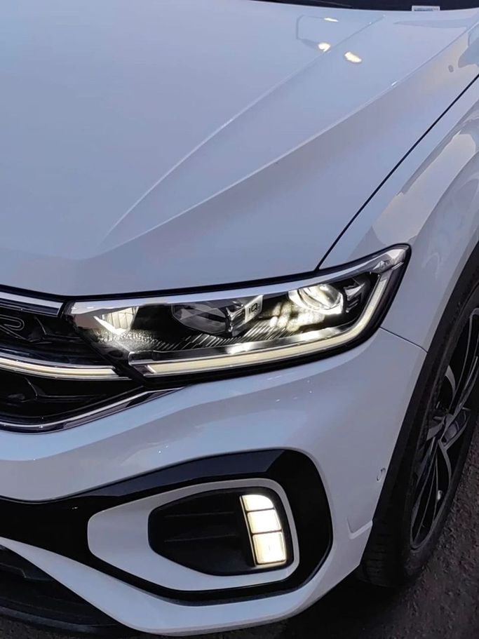 Новый Volkswagen T-Roc I Рестайлинг, 1.5 л, 2025 в Дубае от World Center Motors FZE Белый цвет. Китайская | AUTO.AE