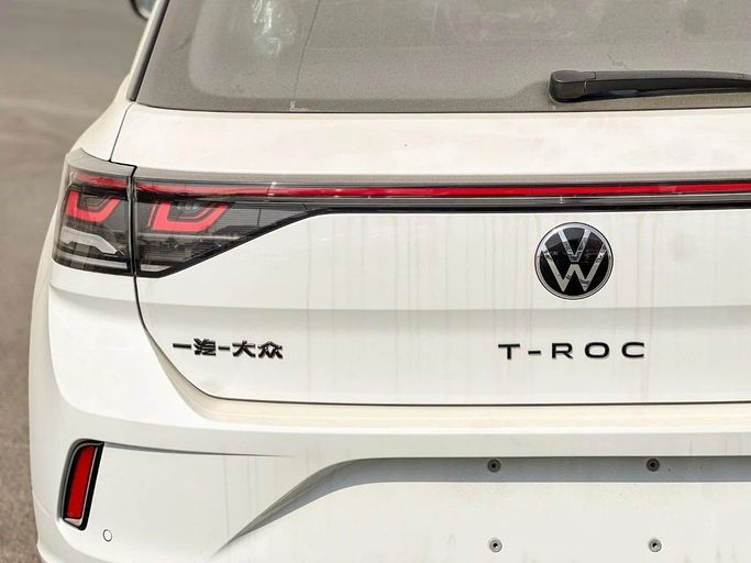 Новый Volkswagen T-Roc I Рестайлинг, 1.5 л, 2025 в Дубае от Al Rawnaq Motors  Белый цвет. Китайская | AUTO.AE