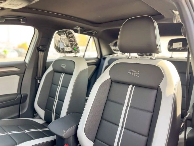 Новый Volkswagen T-Roc I Рестайлинг, 1.5 л, 2025 в Дубае от Al Rawnaq Motors  Белый цвет. Китайская | AUTO.AE