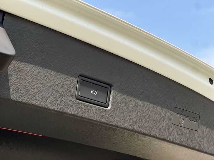 Новый Volkswagen T-Roc I Рестайлинг, 1.5 л, 2025 в Дубае от Al Rawnaq Motors  Белый цвет. Китайская | AUTO.AE