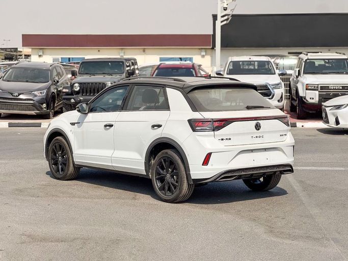 Новый Volkswagen T-Roc I Рестайлинг, 1.5 л, 2025 в Дубае от Al Rawnaq Motors  Белый цвет. Китайская | AUTO.AE