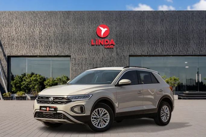 Used Volkswagen T-Roc I Facelift, 1.5 l, 2026 in Dubai by Linda Cars, Golden color. GCC Specs | AUTO.AE | Listing #265544