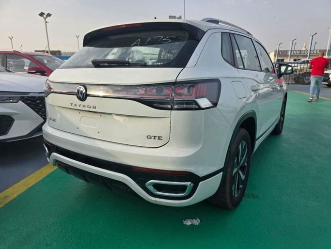 New Volkswagen Tayron I Facelift, 1.4 l, 2024 in Dubai by Mohamed Hakim Motors, White color. Chinese Specs | AUTO.AE