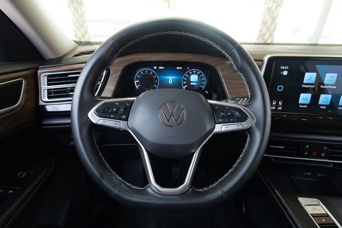 Used Volkswagen Teramont I Facelift, 2.0 l, 2024 in Dubai by Linda Cars, Grey color. GCC Specs | AUTO.AE