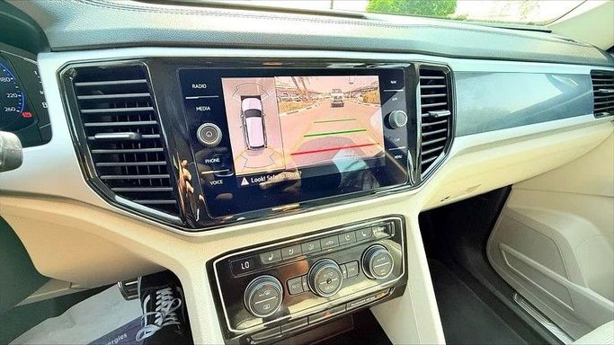 Подержанный Volkswagen Teramont I Рестайлинг, 3.6 л, 2021 в Дубае от AG Motors Синий цвет. GCC | AUTO.AE