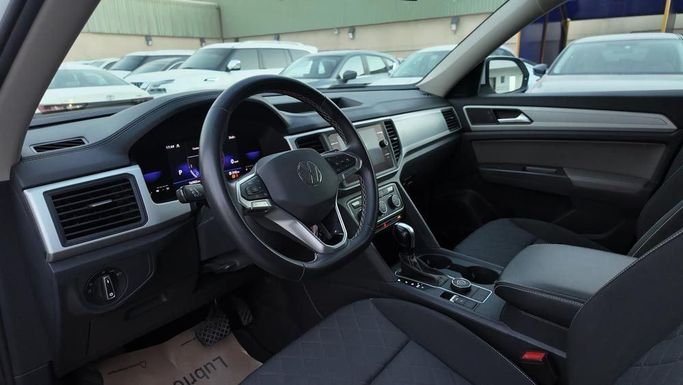 Used Volkswagen Teramont I Facelift (China Market), 2.0 l, 2022 in Dubai by Cariva Used Cars , White color. GCC Specs | AUTO.AE