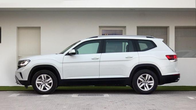 Used Volkswagen Teramont I Facelift (China Market), 2.0 l, 2022 in Dubai by Cariva Used Cars , White color. GCC Specs | AUTO.AE