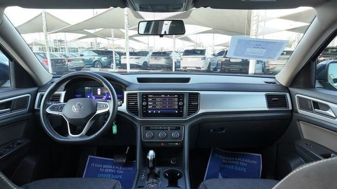 Used Volkswagen Teramont I Facelift (China Market), 2.5 l, 2022 in Dubai by Cariva Used Cars , Blue color.  | AUTO.AE