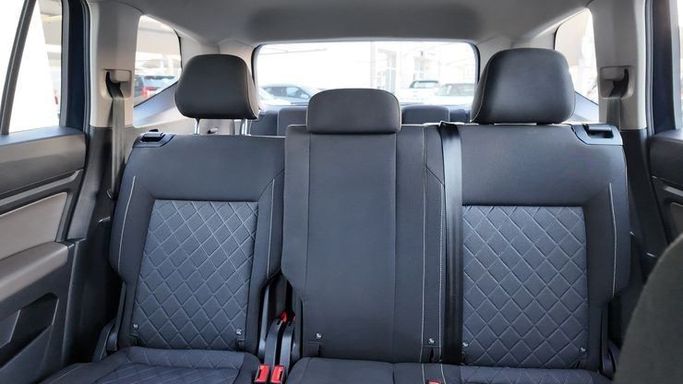 Used Volkswagen Teramont I Facelift (China Market), 2.5 l, 2022 in Dubai by Cariva Used Cars , Blue color.  | AUTO.AE