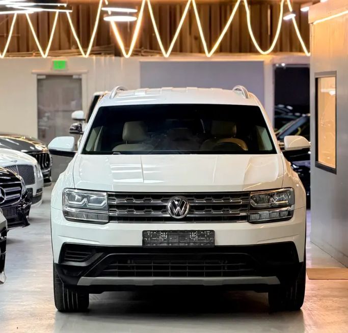 مستعملة Volkswagen Teramont I, 2.0 l, 2018 في في دبي من Morya Jeswani Cars، اللون أبيض. مواصفات الخليج | AUTO.AE | إعلان #266466
