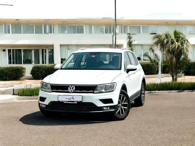 Подержанный Volkswagen Tiguan II (China Market), 2.0 л, 2018 в Дубае от Andaleeb Cars Белый цвет. GCC | AUTO.AE