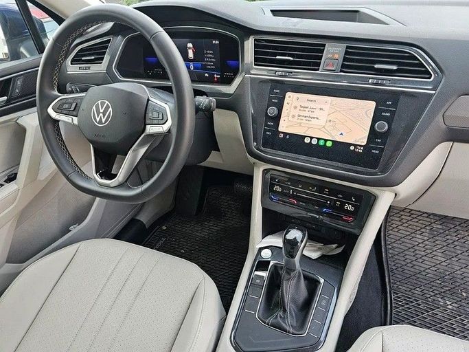Used Volkswagen Tiguan II Facelift, 2.0 l, 2023 in Dubai by GE Motors, Blue color. American Specs | AUTO.AE
