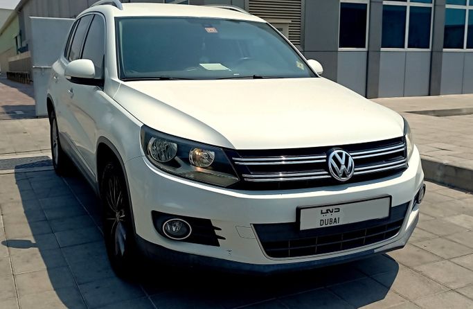 مستعملة Volkswagen Tiguan أنا فيس ليفت, 2.0 l, 2016 في في الإمارات, دبي، اللون أبيض. مواصفات الخليج | AUTO.AE | إعلان #278911