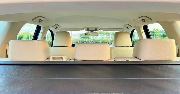 Подержанный Volkswagen Touareg II Рестайлинг, 4.2 л, 2016 в Дубае от Designo Cars Trading Черный цвет. GCC | AUTO.AE