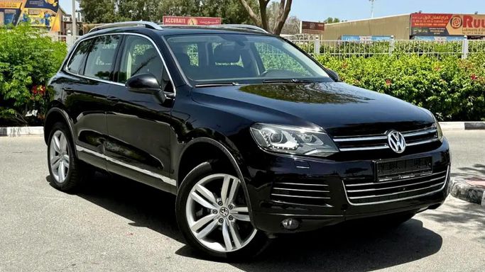 مستعملة Volkswagen Touareg ثانياً, 3.6 l, 2013 في في دبي من Auto Links LLC، اللون أسود. مواصفات الخليج | AUTO.AE | إعلان #260846