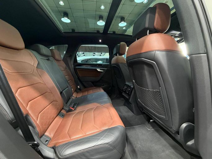 مستعملة Volkswagen Touareg ثالثاً، 3.0 لتر، 2019 في الإمارات، دبي من Philippine Used Cars Showroom، اللون أبيض. مواصفات الخليج | AUTO.AE | إعلان #295448 — صورة 12 من 14