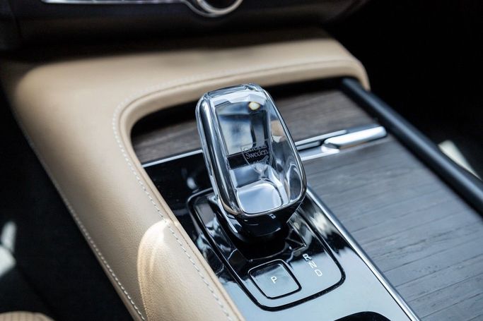 Used Volvo S90 II Facelift, 2.0 l, 2023 in Dubai by Linda Cars, Black color. GCC Specs | AUTO.AE