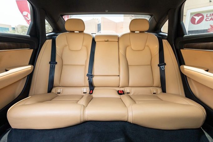 Used Volvo S90 II Facelift, 2.0 l, 2023 in Dubai by Linda Cars, Black color. GCC Specs | AUTO.AE