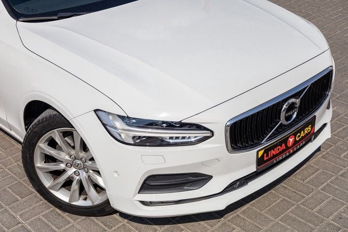 Подержанный Volvo S90 II, 2.0 л, 2017 в Дубае от Linda Cars Белый цвет. GCC | AUTO.AE