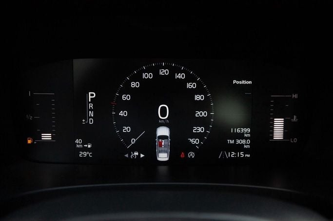 Подержанный Volvo S90 II, 2.0 л, 2017 в Дубае от Linda Cars Белый цвет. GCC | AUTO.AE