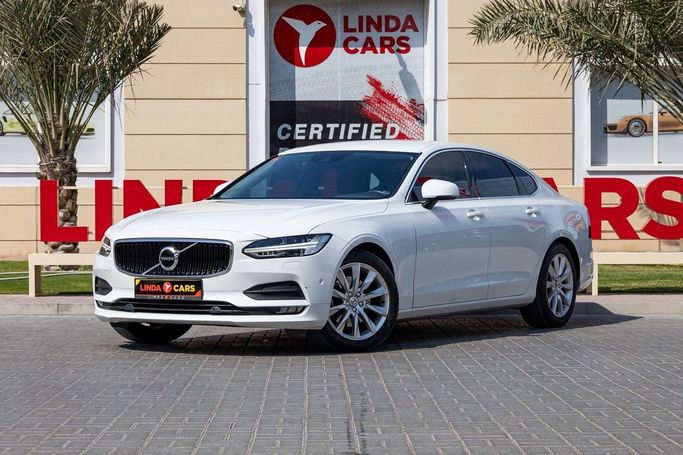 Подержанный Volvo S90 II, 2.0 л, 2017 в Дубае от Linda Cars Белый цвет. GCC | AUTO.AE
