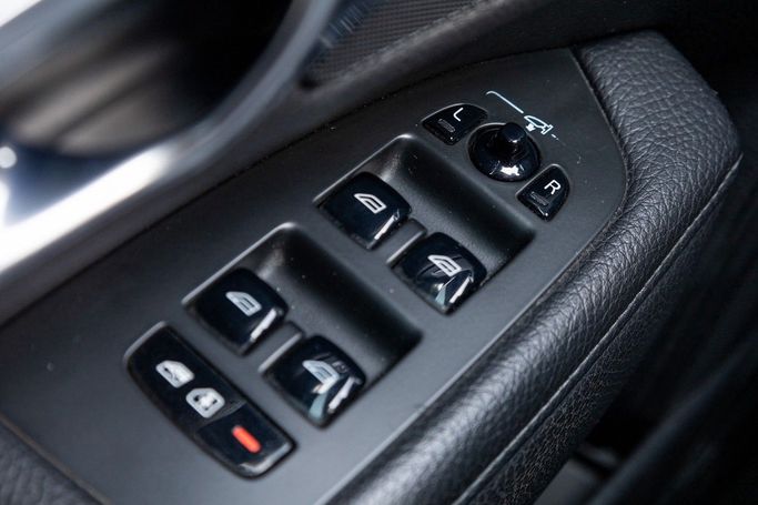 Подержанный Volvo S90 II, 2.0 л, 2017 в Дубае от Linda Cars Белый цвет. GCC | AUTO.AE