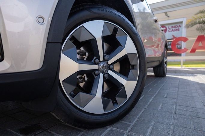 Used Volvo XC40 I Facelift, 1.5 l, 2023 in Dubai by Linda Cars, Silver color. GCC Specs | AUTO.AE