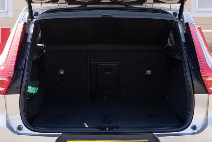 Used Volvo XC40 I Facelift, 1.5 l, 2023 in Dubai by Linda Cars, Silver color. GCC Specs | AUTO.AE